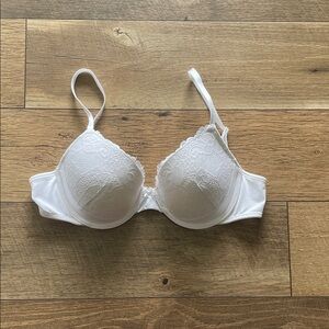 Maidenform White Lace Bra